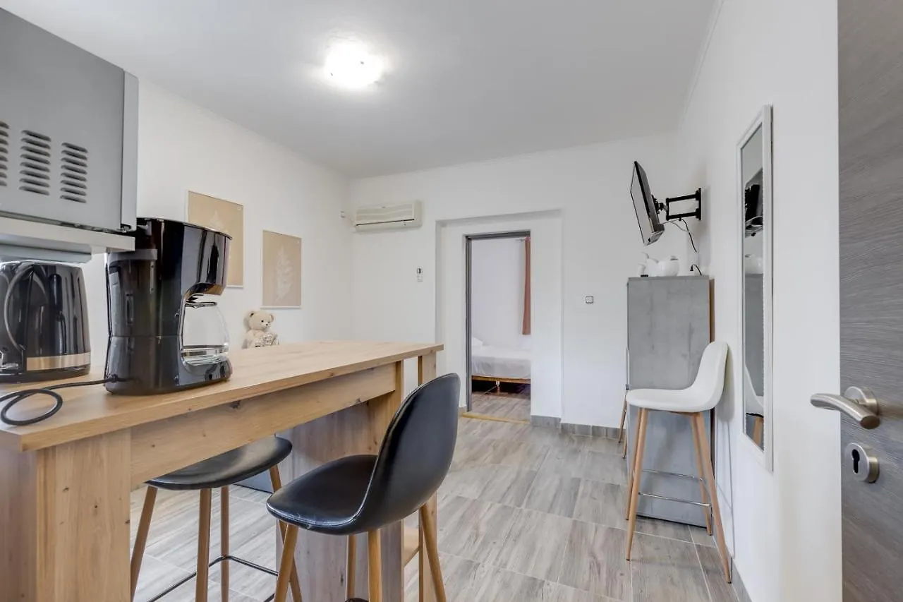 Apartments Kekec Umag Guest house