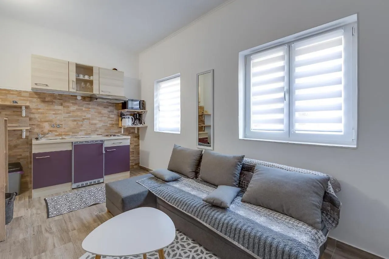 Guest house Apartments Kekec Umag Croatia